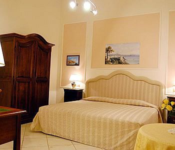 Bed & Breakfast Napoli Centrale Affittacamere 3*